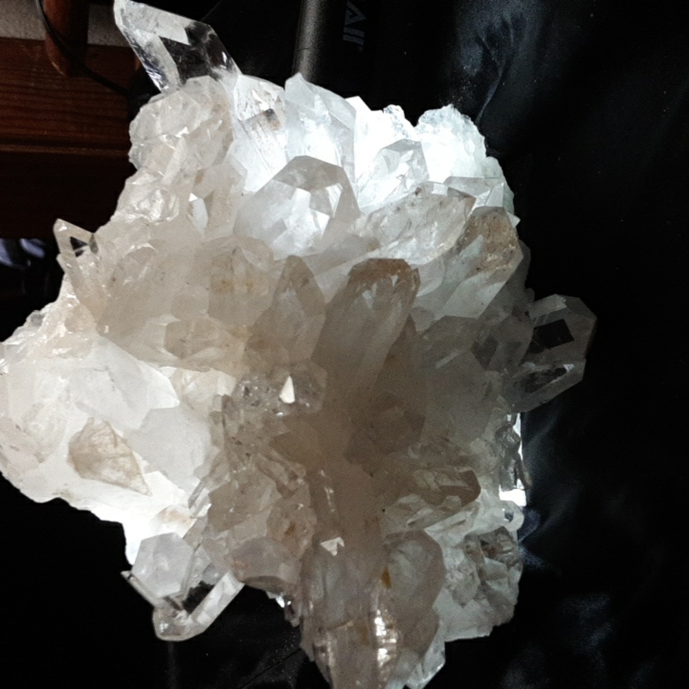 Quartz Crystal Cluster - Picture 4 of 9